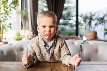 De ce apar tantrumurile la copiii de 2 ani? Are alimentația un rol?