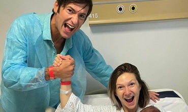 Adela Popescu a născut! Prima imagine cu băiețelul