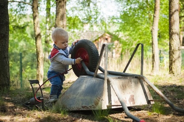 Cum încurajăm autonomia unui copil de 1 an, fără să-i spunem „nu” toată ziua?