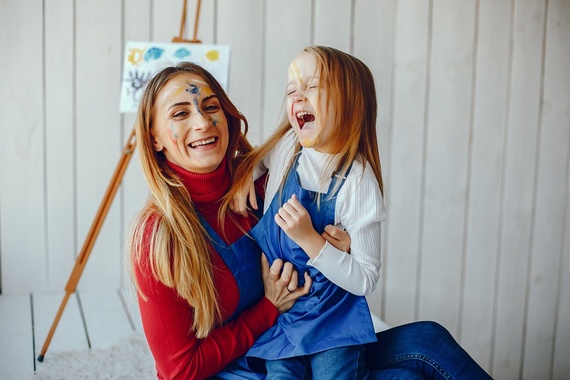 „Beta Mum": noul trend în parenting. Ce fac mamele acum, conform acestui curent