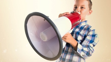 Daţi copiii mai încet, vreau să dorm!